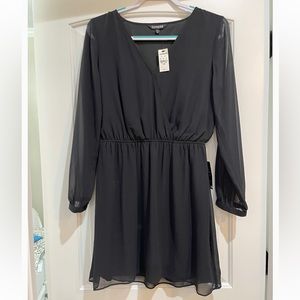 NWT! Sz Medium Express Long Sleeve Blouson V-Neck Dress in Black -elastic waist!